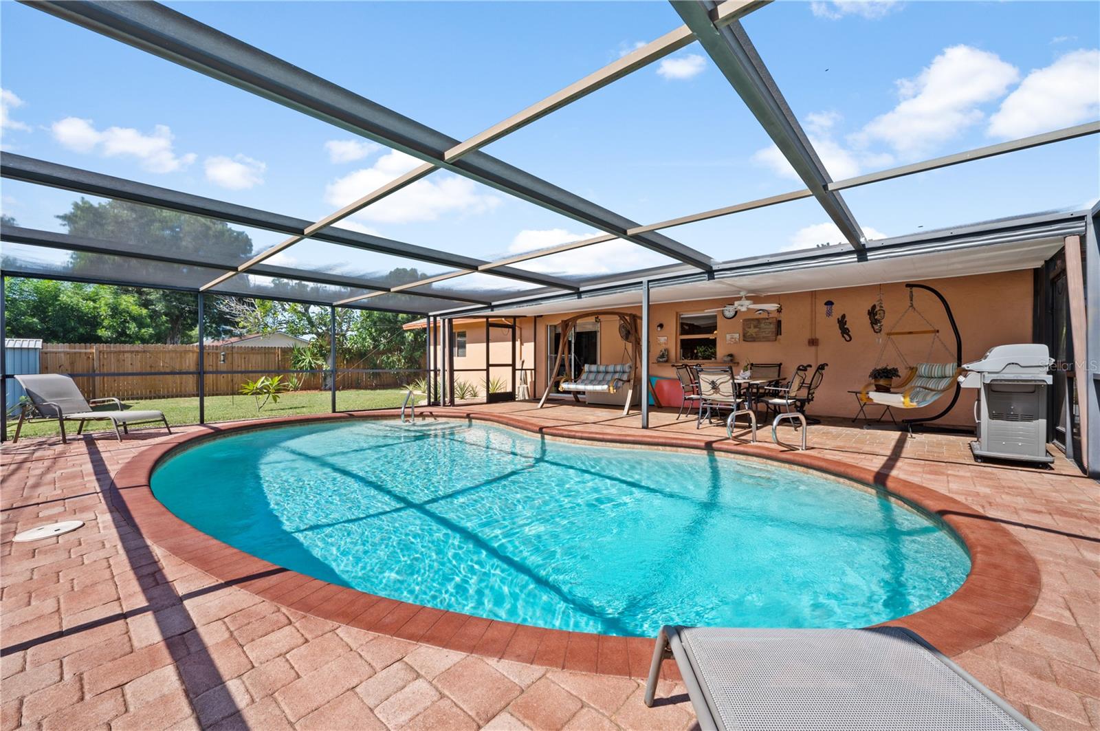 SAN CARLOS PARK - Residential