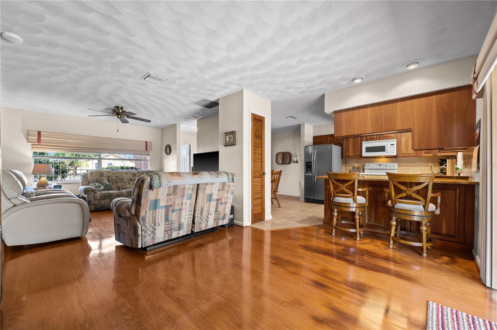 SAN CARLOS PARK - Residential