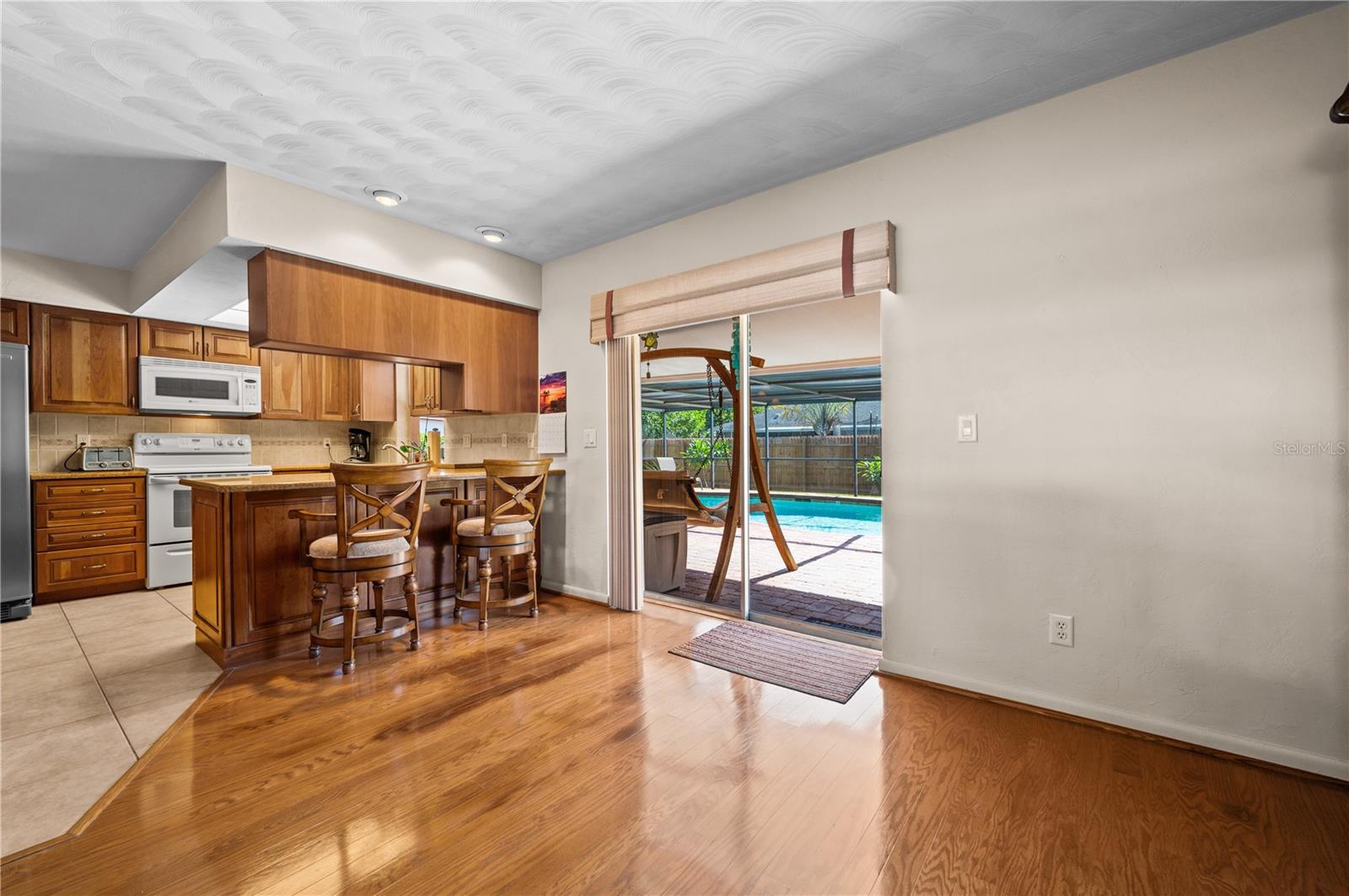 SAN CARLOS PARK - Residential