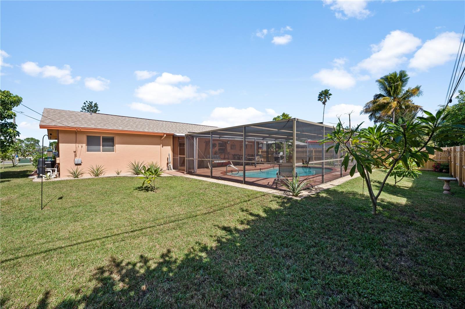 SAN CARLOS PARK - Residential