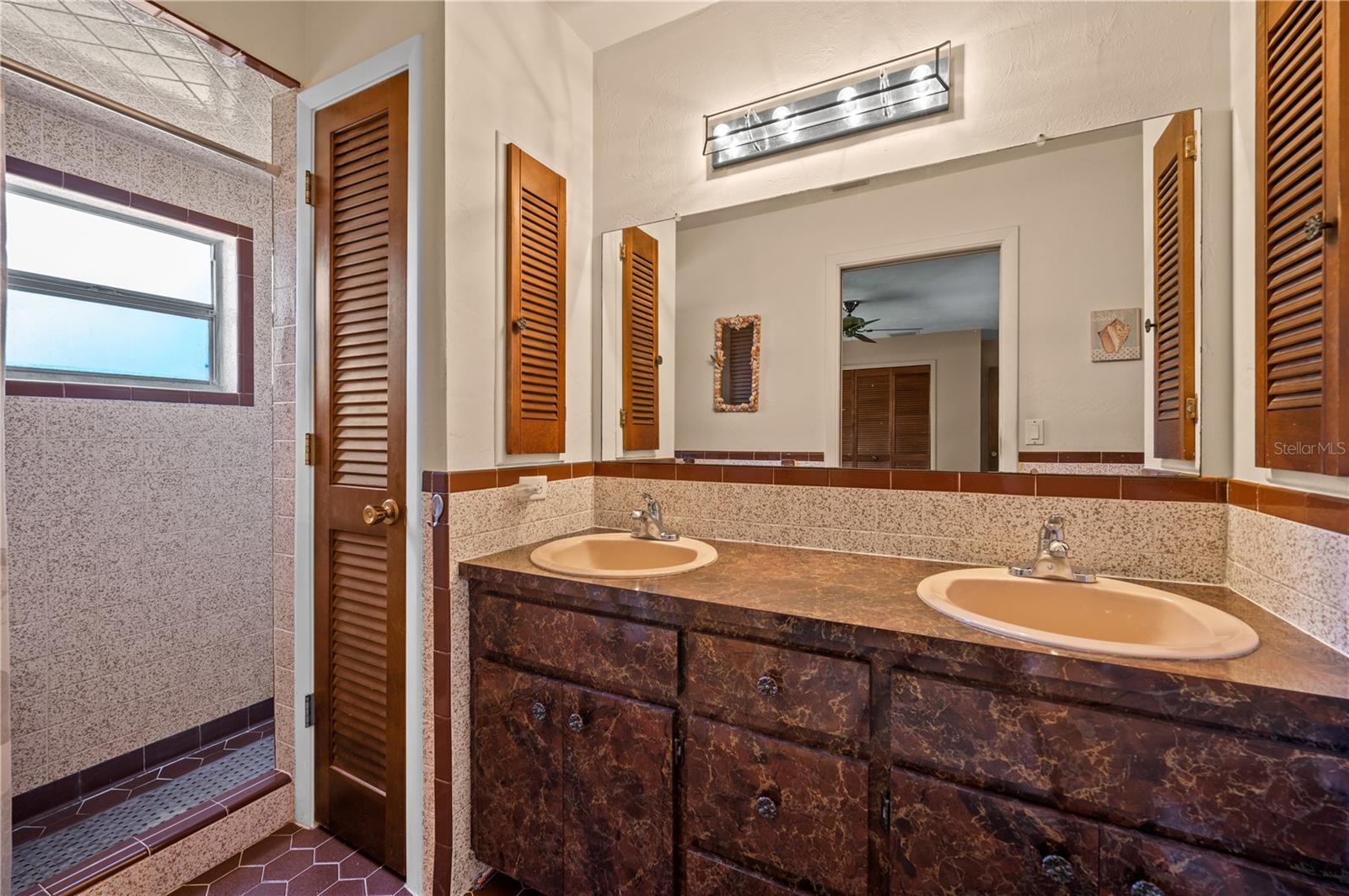 SAN CARLOS PARK - Residential