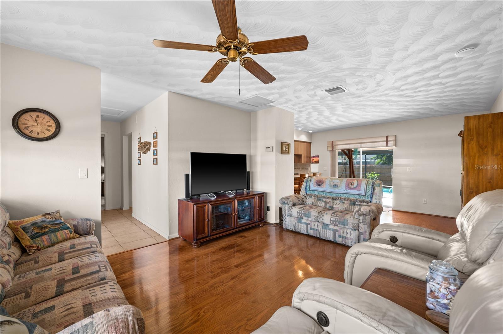 SAN CARLOS PARK - Residential