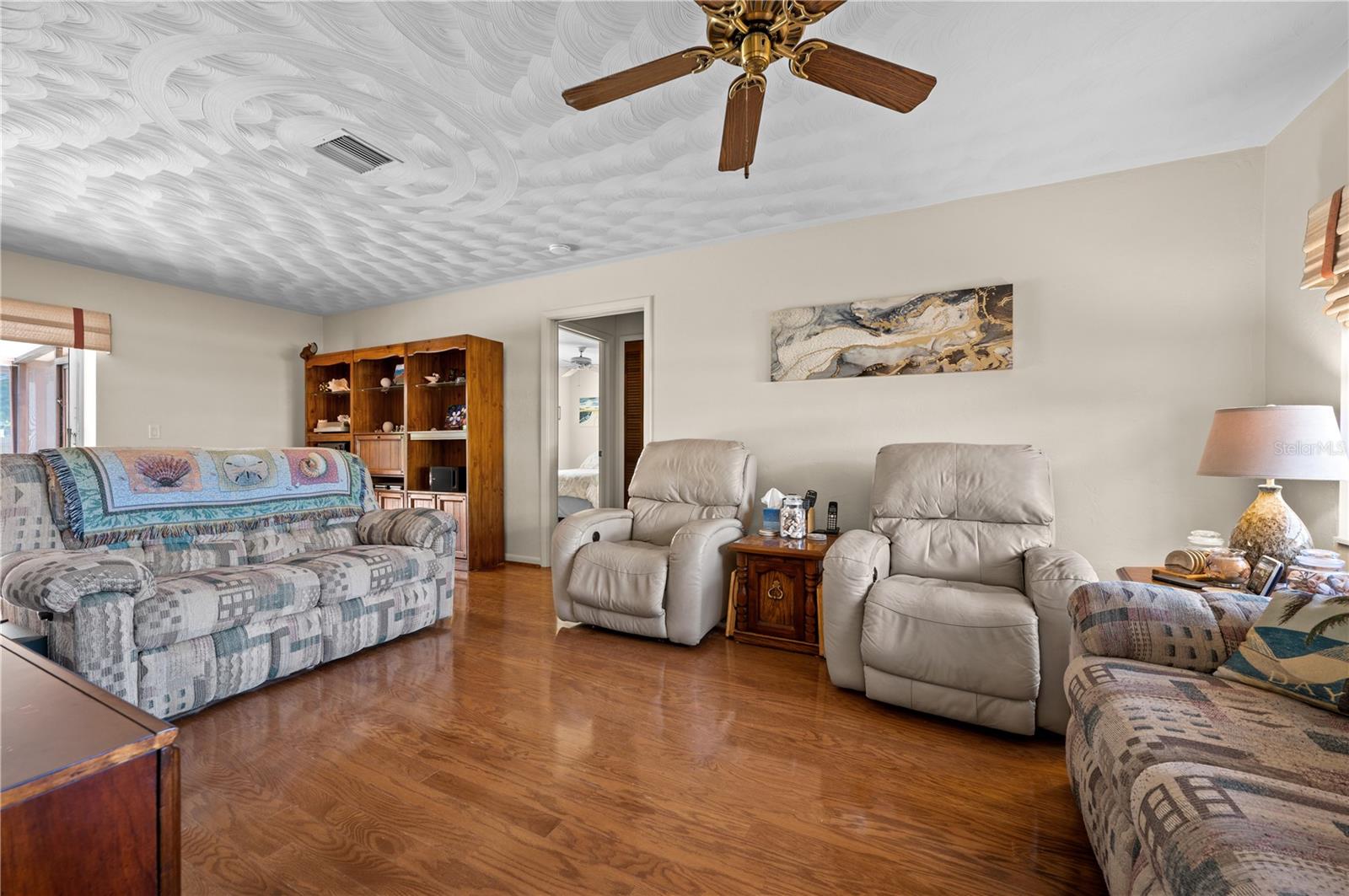 SAN CARLOS PARK - Residential