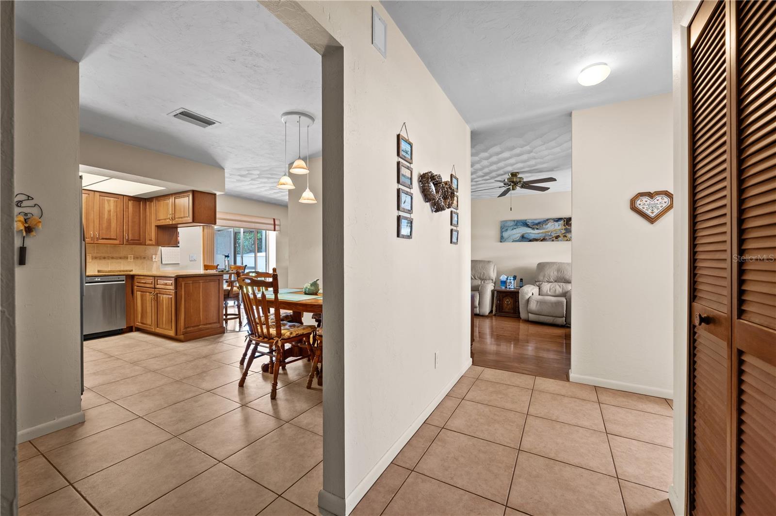 SAN CARLOS PARK - Residential