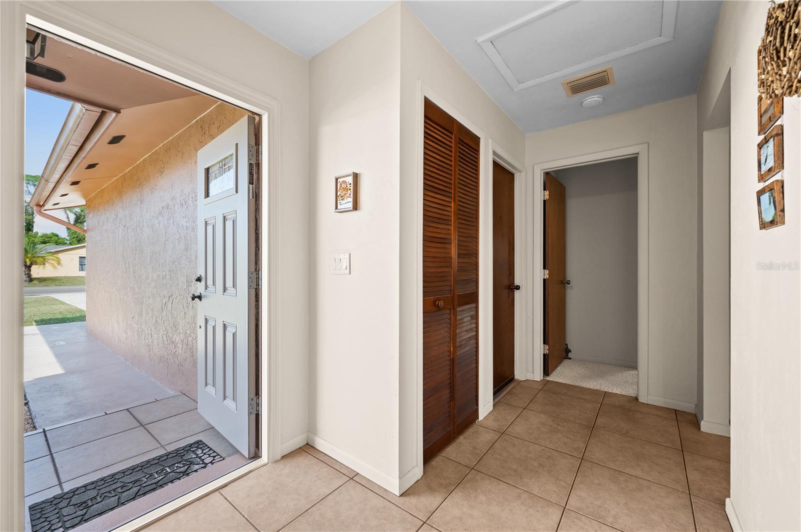 SAN CARLOS PARK - Residential