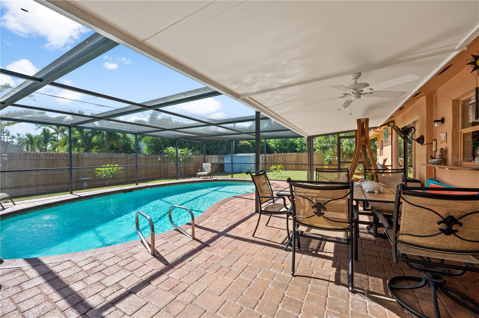 SAN CARLOS PARK - Residential