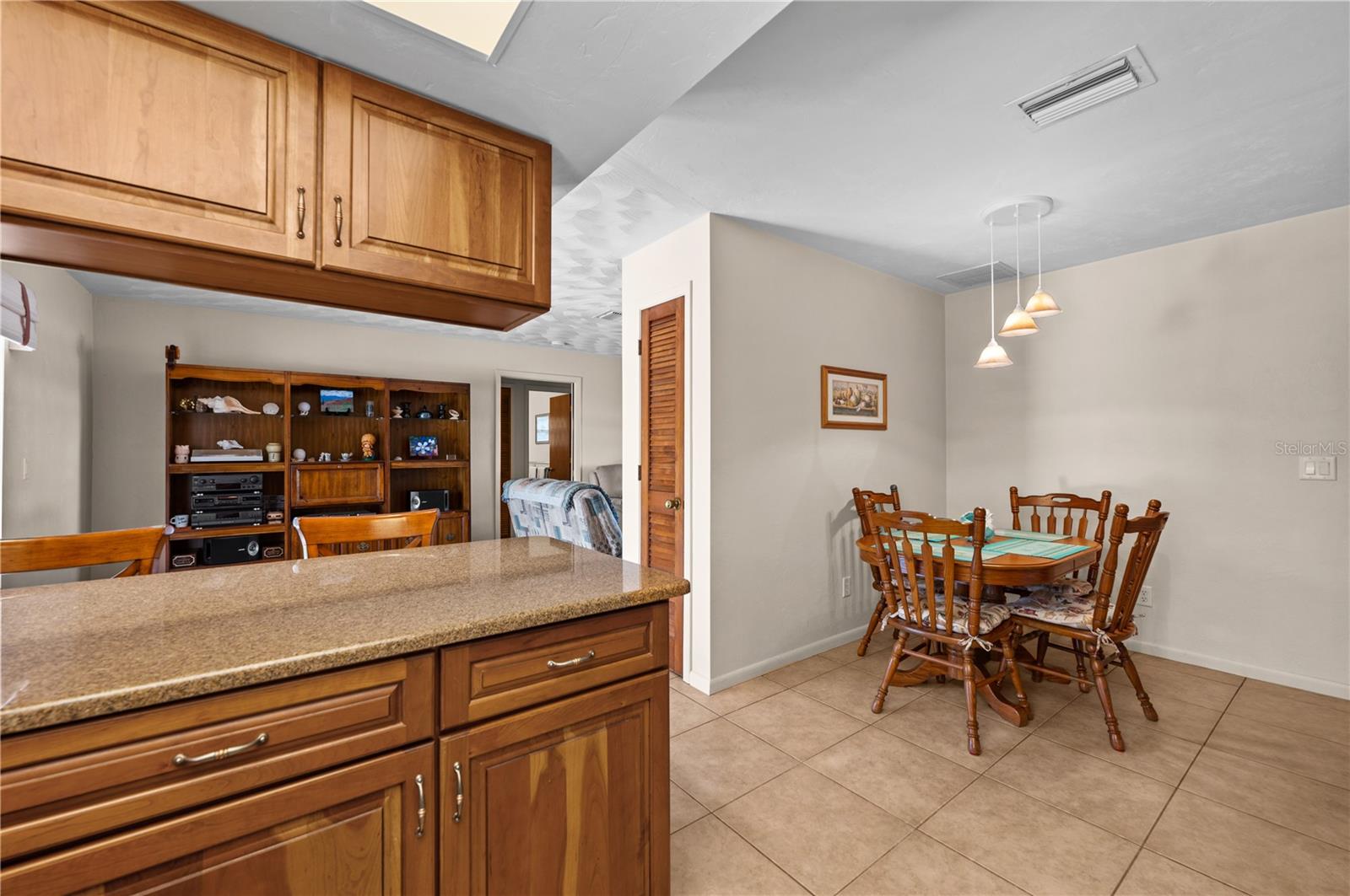 SAN CARLOS PARK - Residential