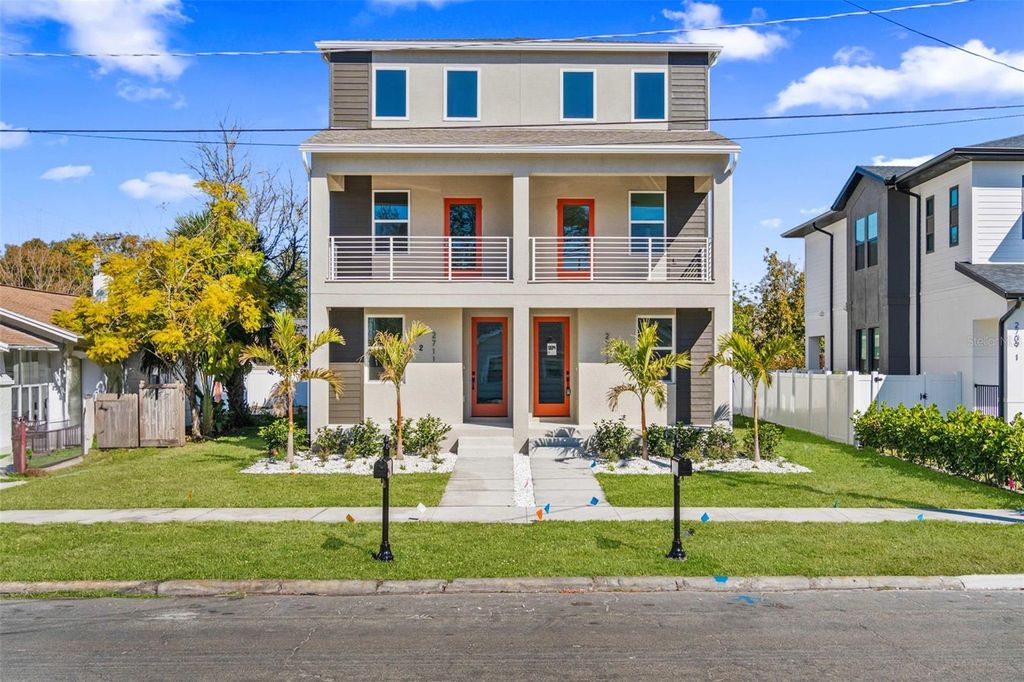 Photo of 2711 W North B Street #2, Tampa, FL 33609 (MLS # TB8376860)