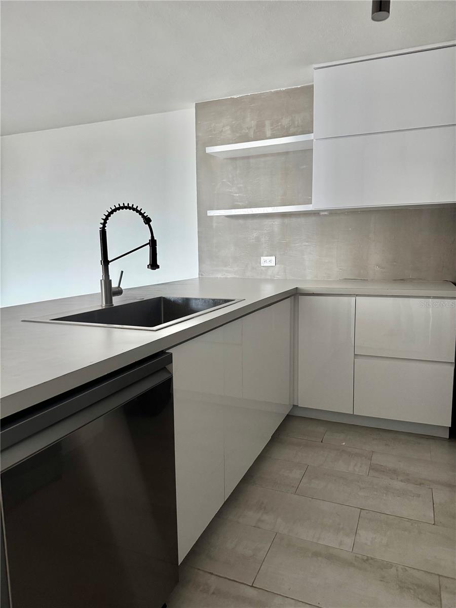 CONDOMINIO SGOVIA - Residential