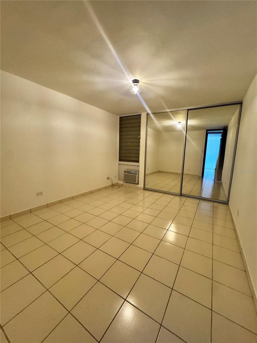 CONDOMINIO SGOVIA - Residential