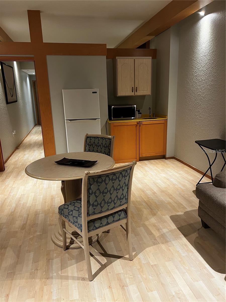 RESIDENCES/EUROPEAN VILLAGE BLDG B - Residential
