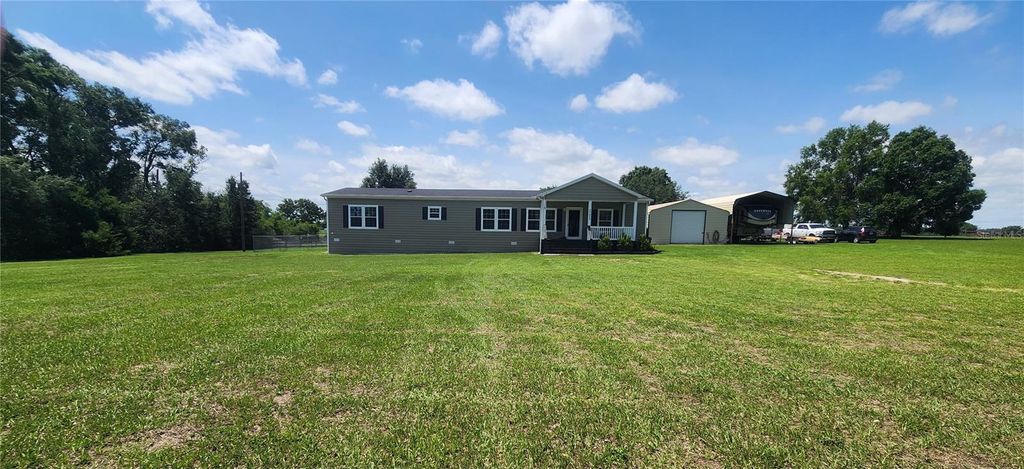 Photo of 38600 Townsend Road, Dade City, FL 33525 (MLS # TB8383218)