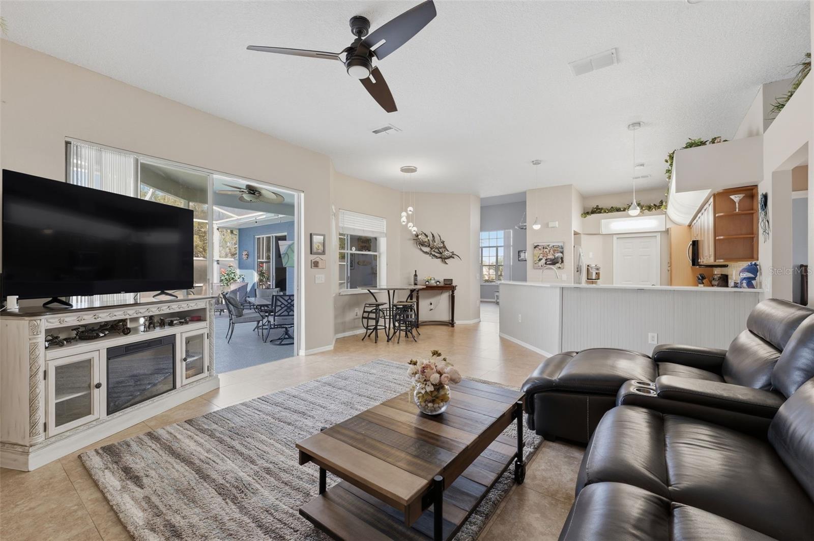 REGENCY OAKS - Residential