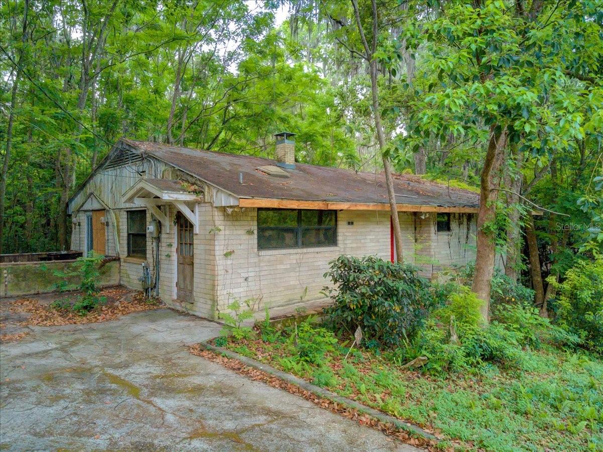 WOODLAND HILLS - Residential