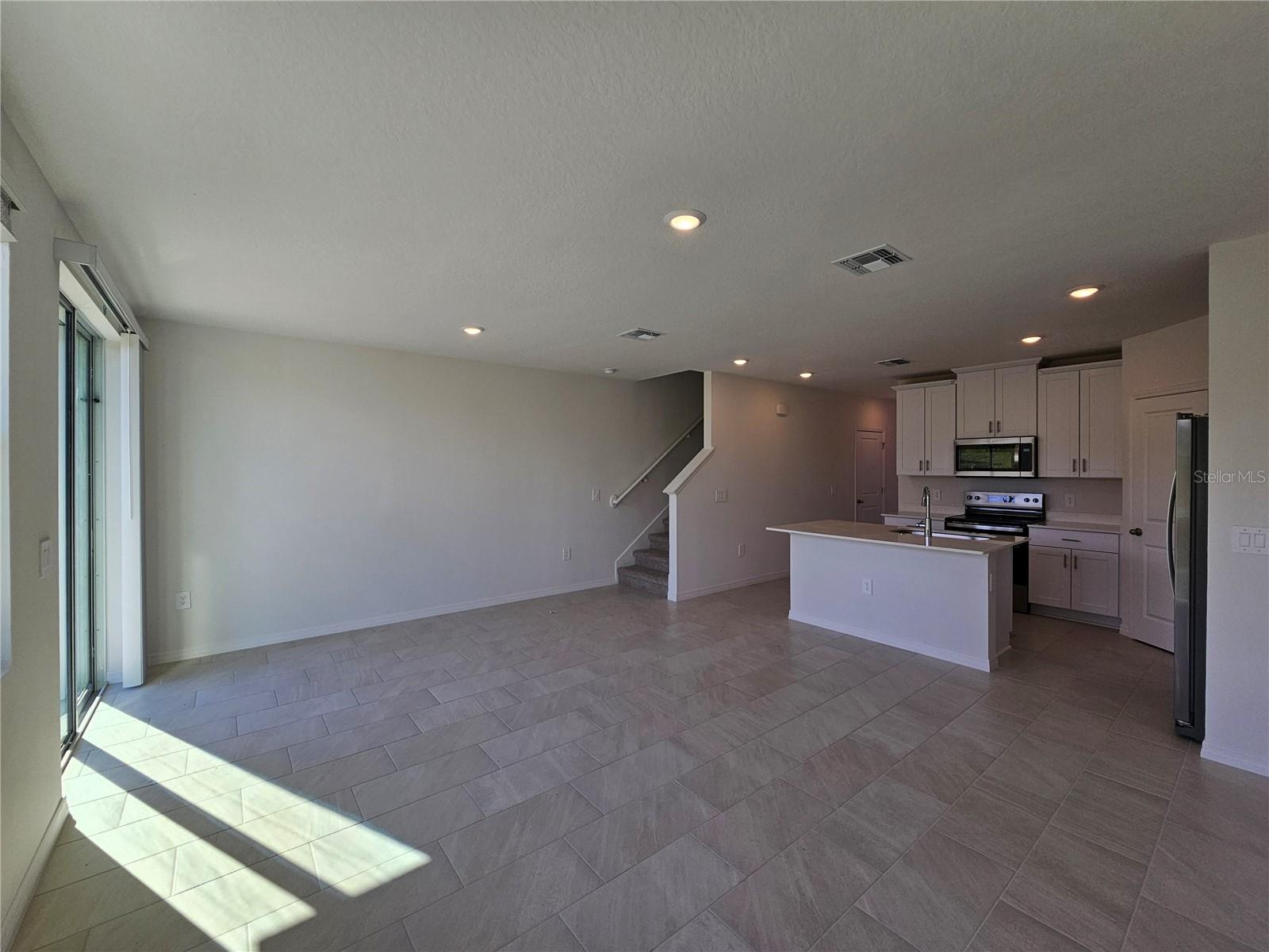 RESERVES AT HAMMOCK OAKS PHASE 1B - Residential