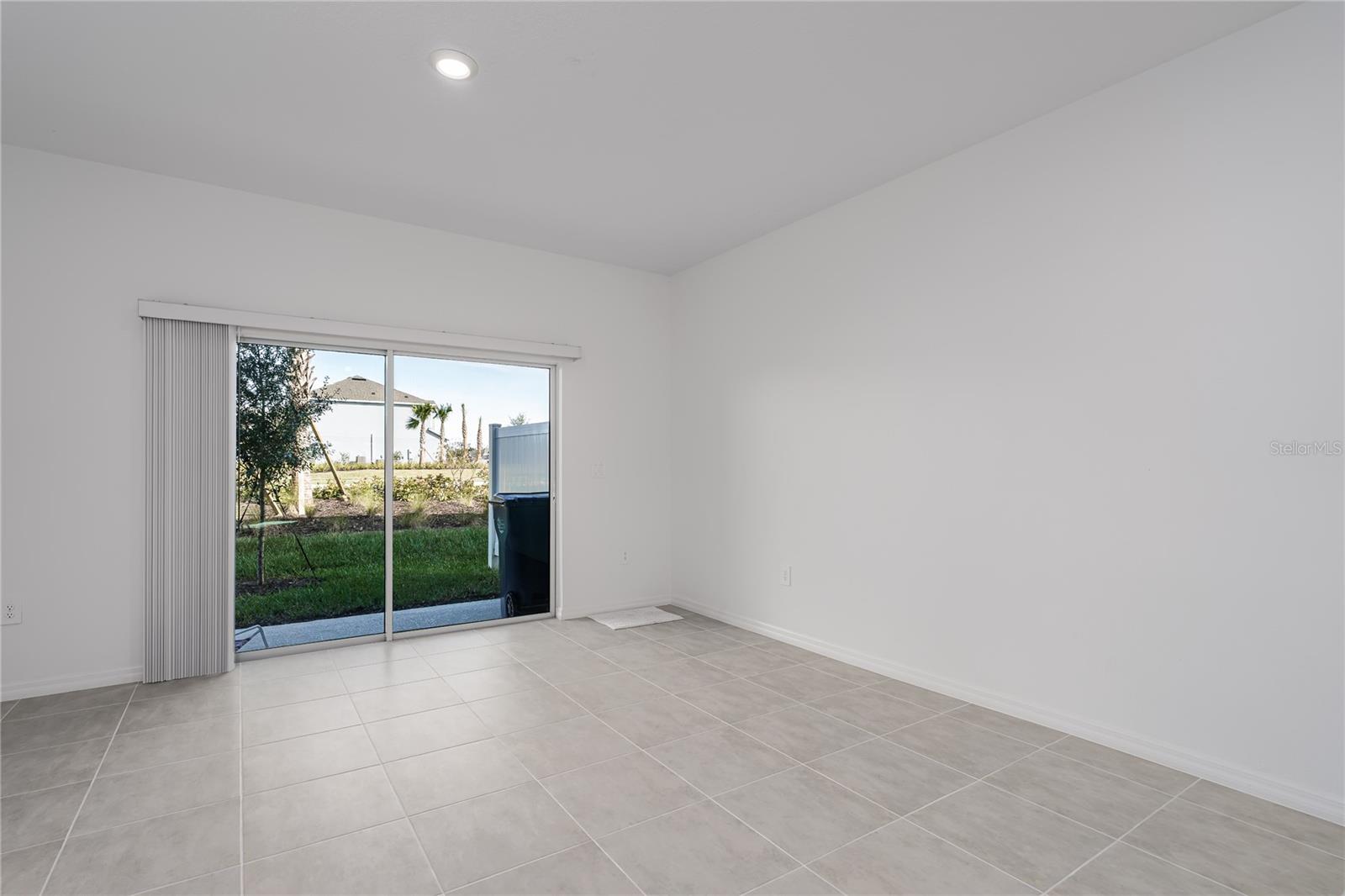 THE TOWNS AT FIRETHORN - Residential Lease