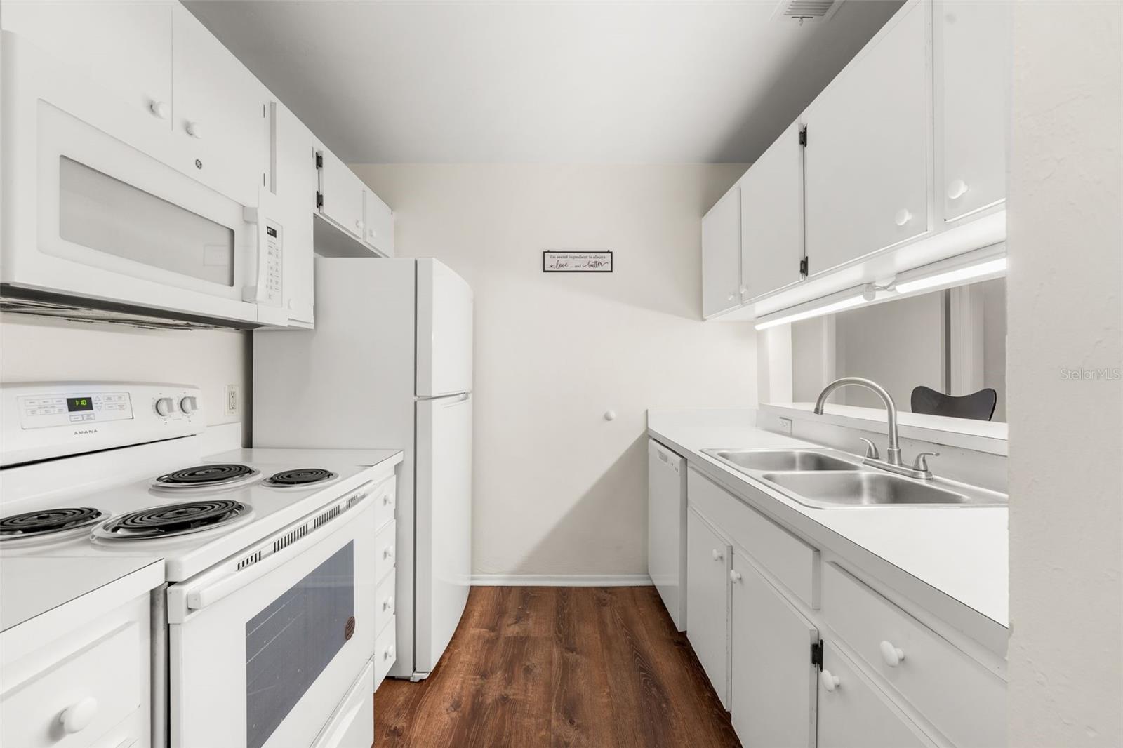 COUNTRYSIDE UNIVERSITY - Residential