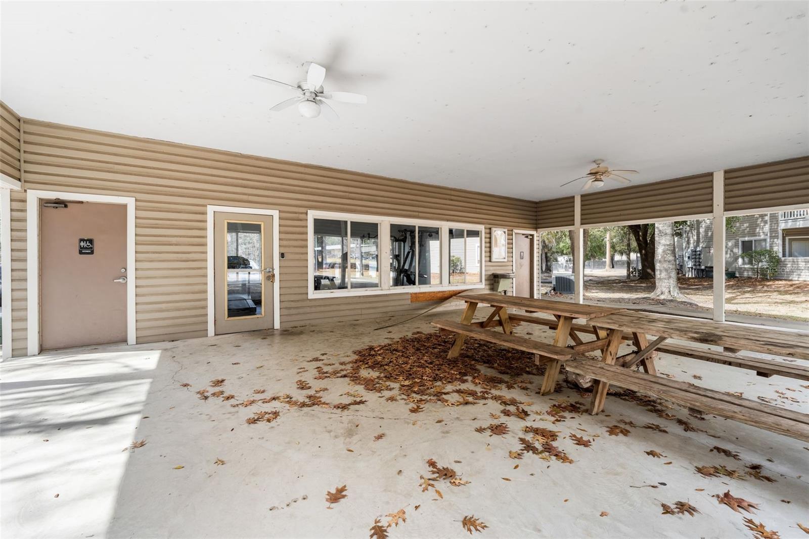 COUNTRYSIDE UNIVERSITY - Residential