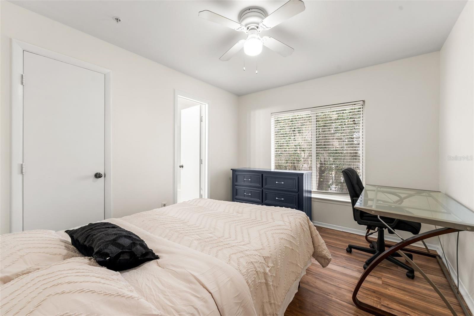 COUNTRYSIDE UNIVERSITY - Residential