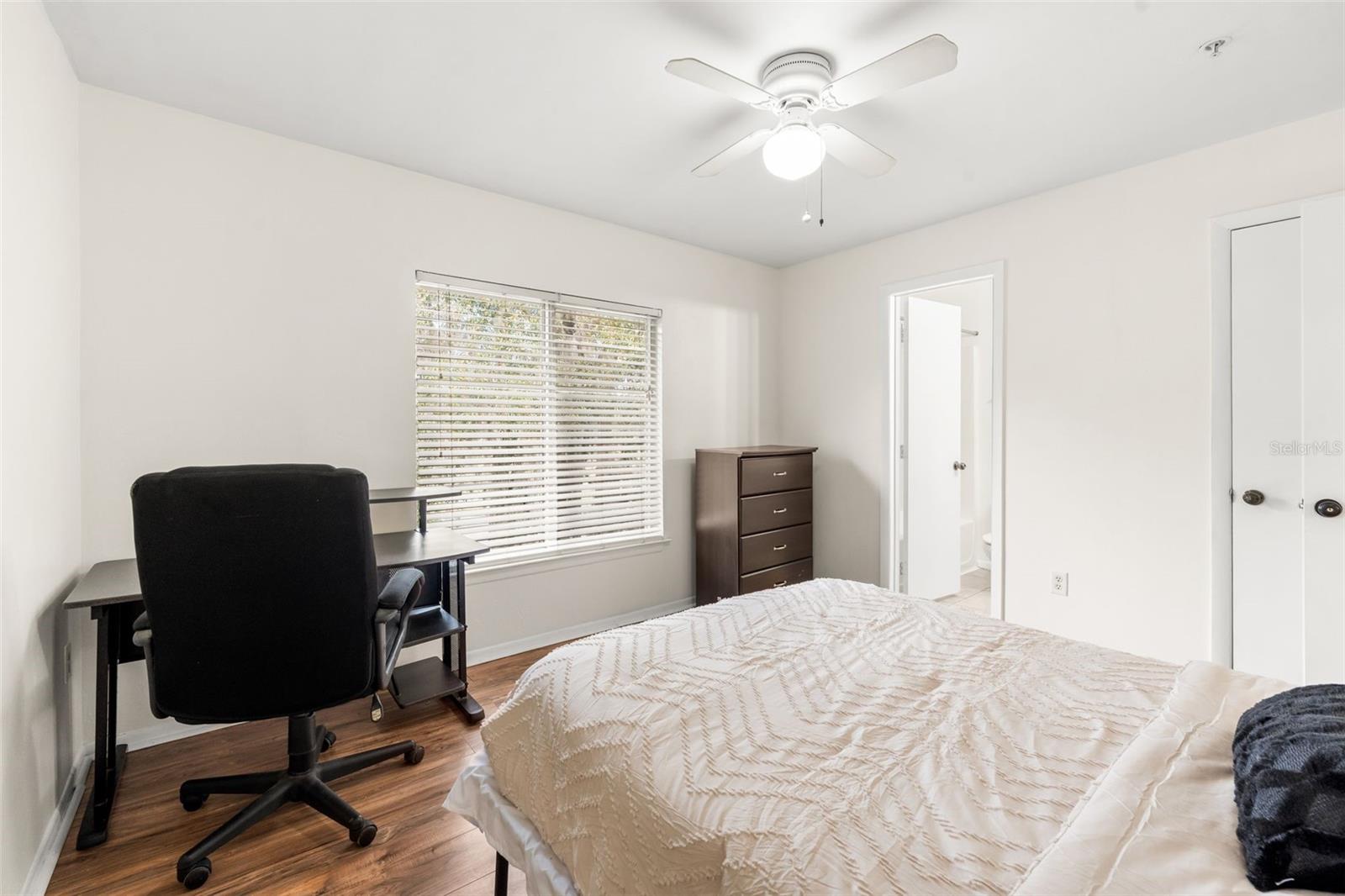 COUNTRYSIDE UNIVERSITY - Residential