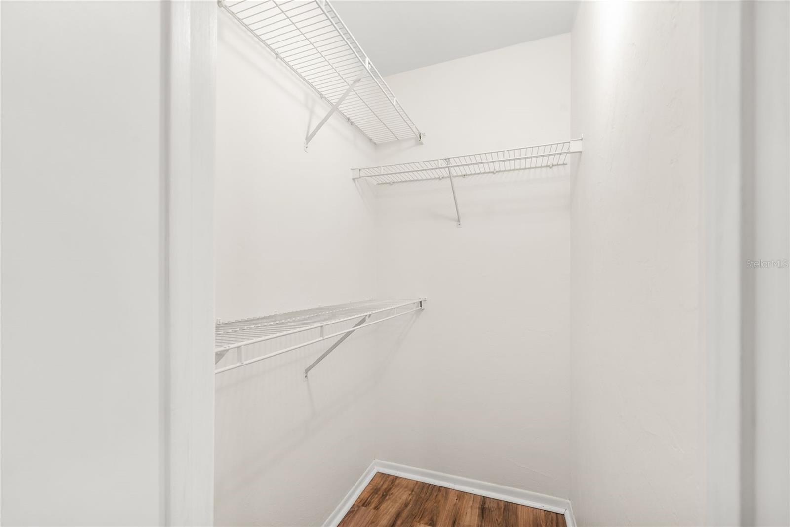 COUNTRYSIDE UNIVERSITY - Residential