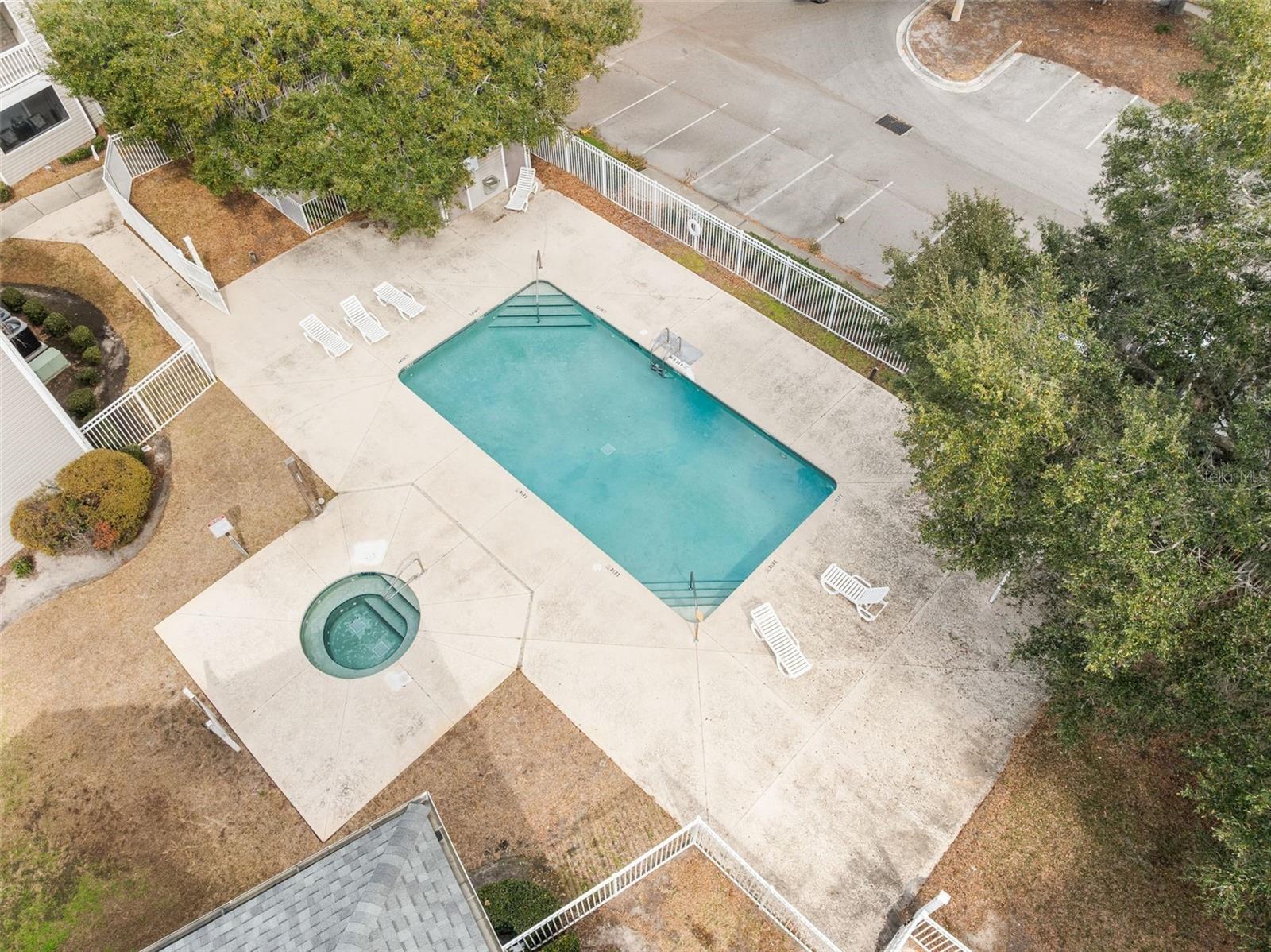 COUNTRYSIDE UNIVERSITY - Residential