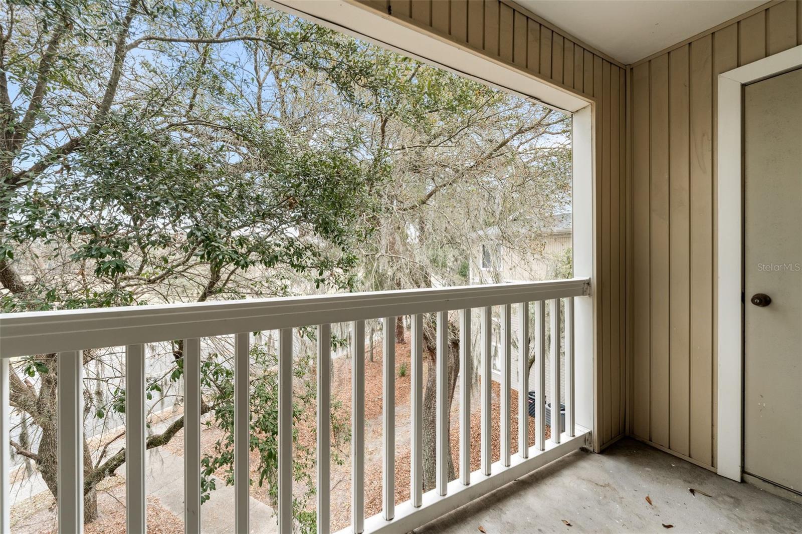 COUNTRYSIDE UNIVERSITY - Residential