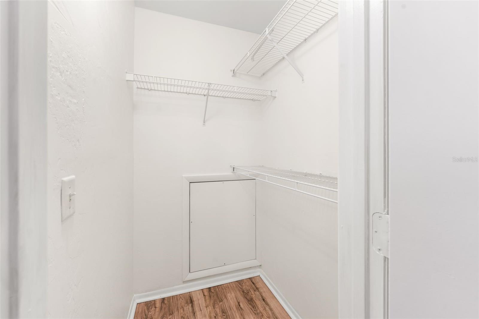 COUNTRYSIDE UNIVERSITY - Residential