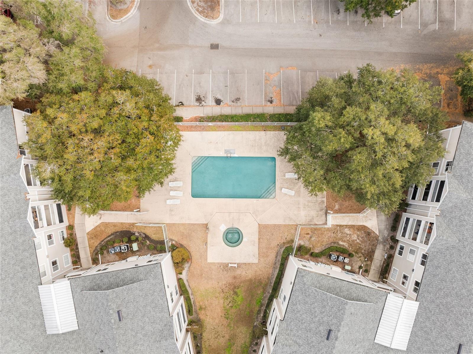 COUNTRYSIDE UNIVERSITY - Residential