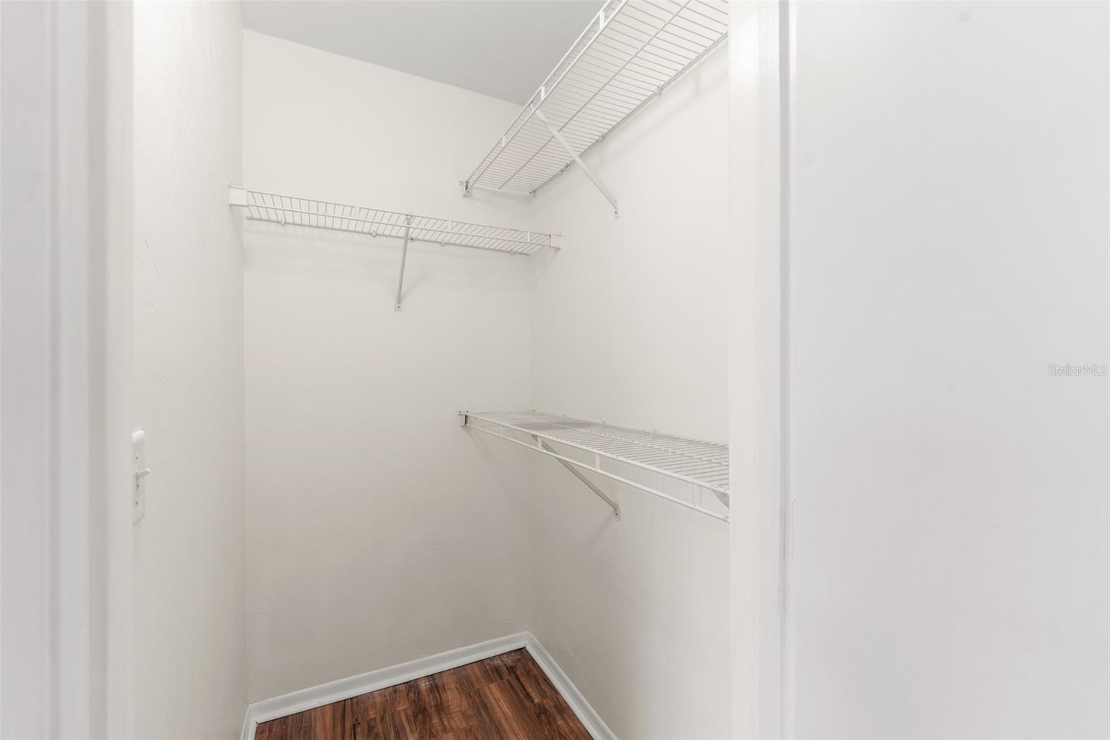 COUNTRYSIDE UNIVERSITY - Residential