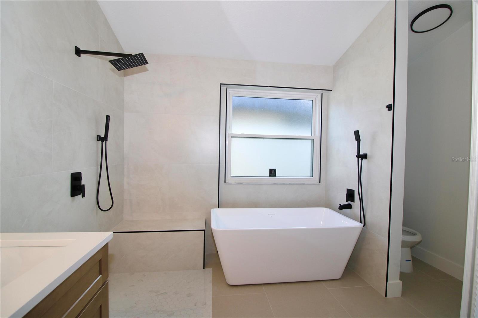 HUNTERS CREEK TR 350 PH 01 - Residential