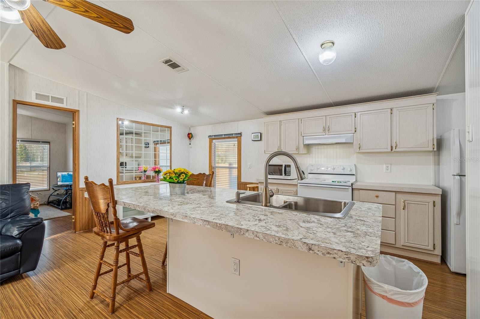 MOON LAKE ESTATES - Residential