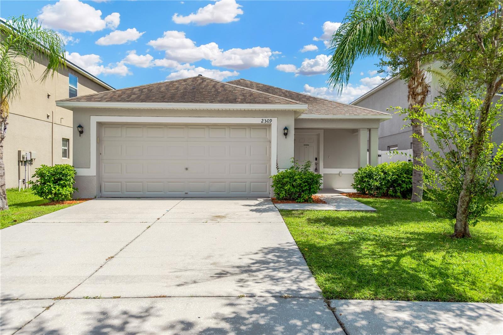 Move-in ready 3BR/2BA home with over 1,300 sq ft of comfortable living! Built in 2012, this well-kept home offers a low-maintenance lifestyle in a quiet, established community. Enjoy open living spaces, a functional layout, and easy access to shopping, dining, and major highways. A great opportunity for first-time buyers or anyone seeking effortless living in Ruskin!