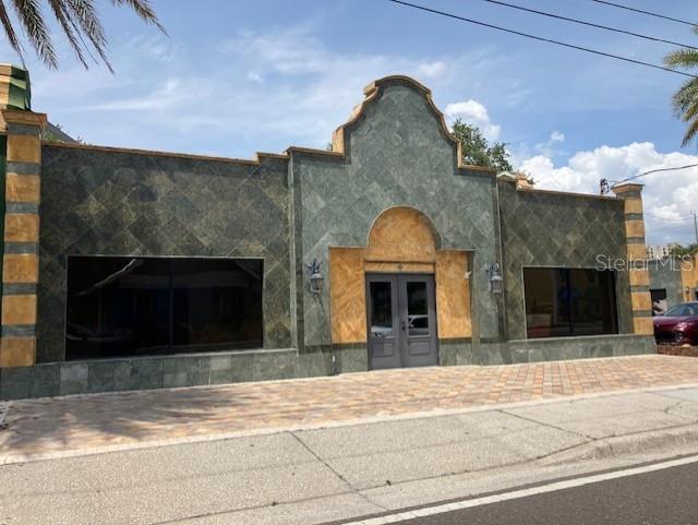 South Tampa Palma Ceia free standing established retail corridor. Located walking distance to Bayshore Blvd, Altura, Ritz Carlton, etc. Mostly open floorplan, large display wiondows, high traffic corridor with shared parking. Suitable for specialty retail and showroom uses. 3-5 year term preferred. 2025 NNN expenses, average $6.28 per s.f.
