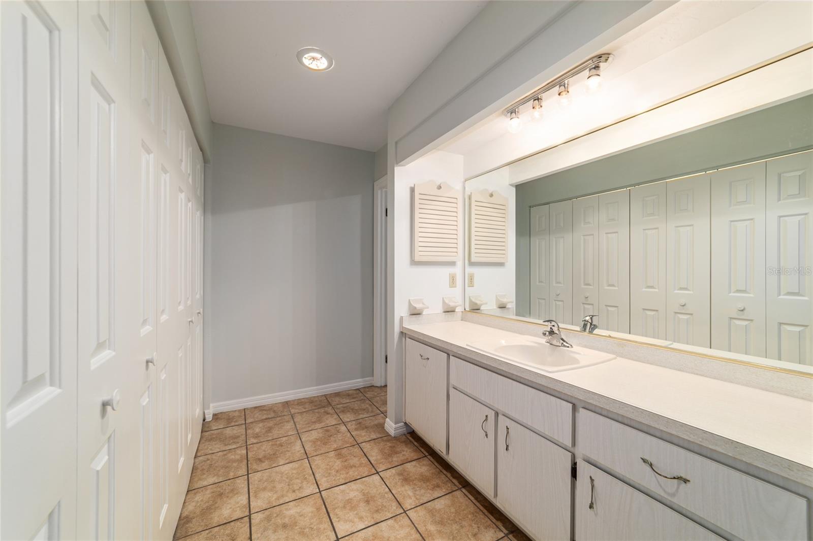 FOX MEADOW - Residential