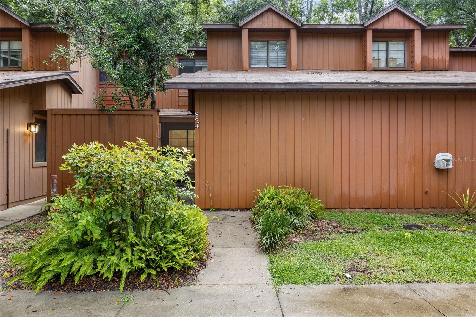 924 SW 57TH DRIVE