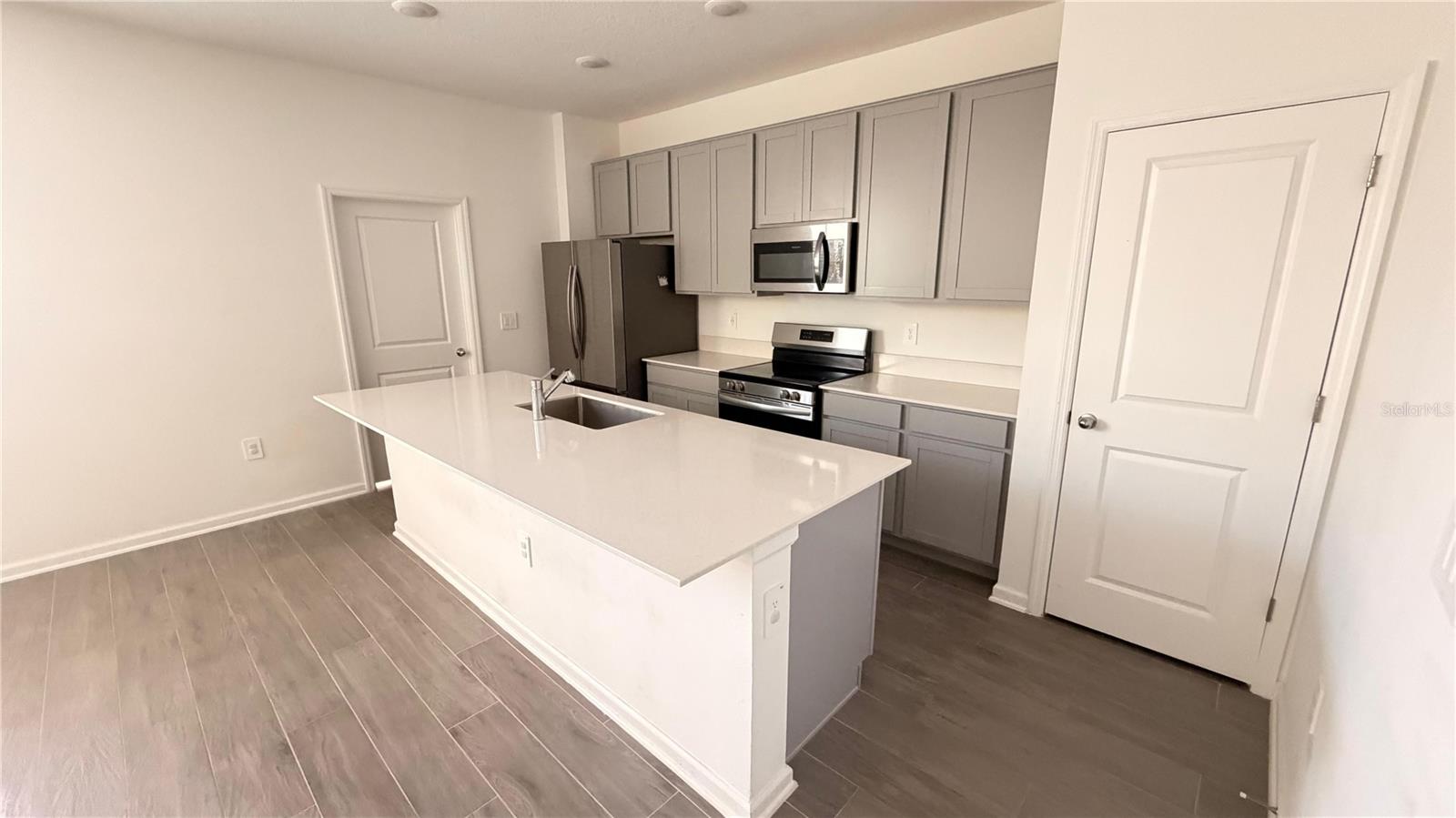 WELLNESS RDG PH 1-A - Residential Lease