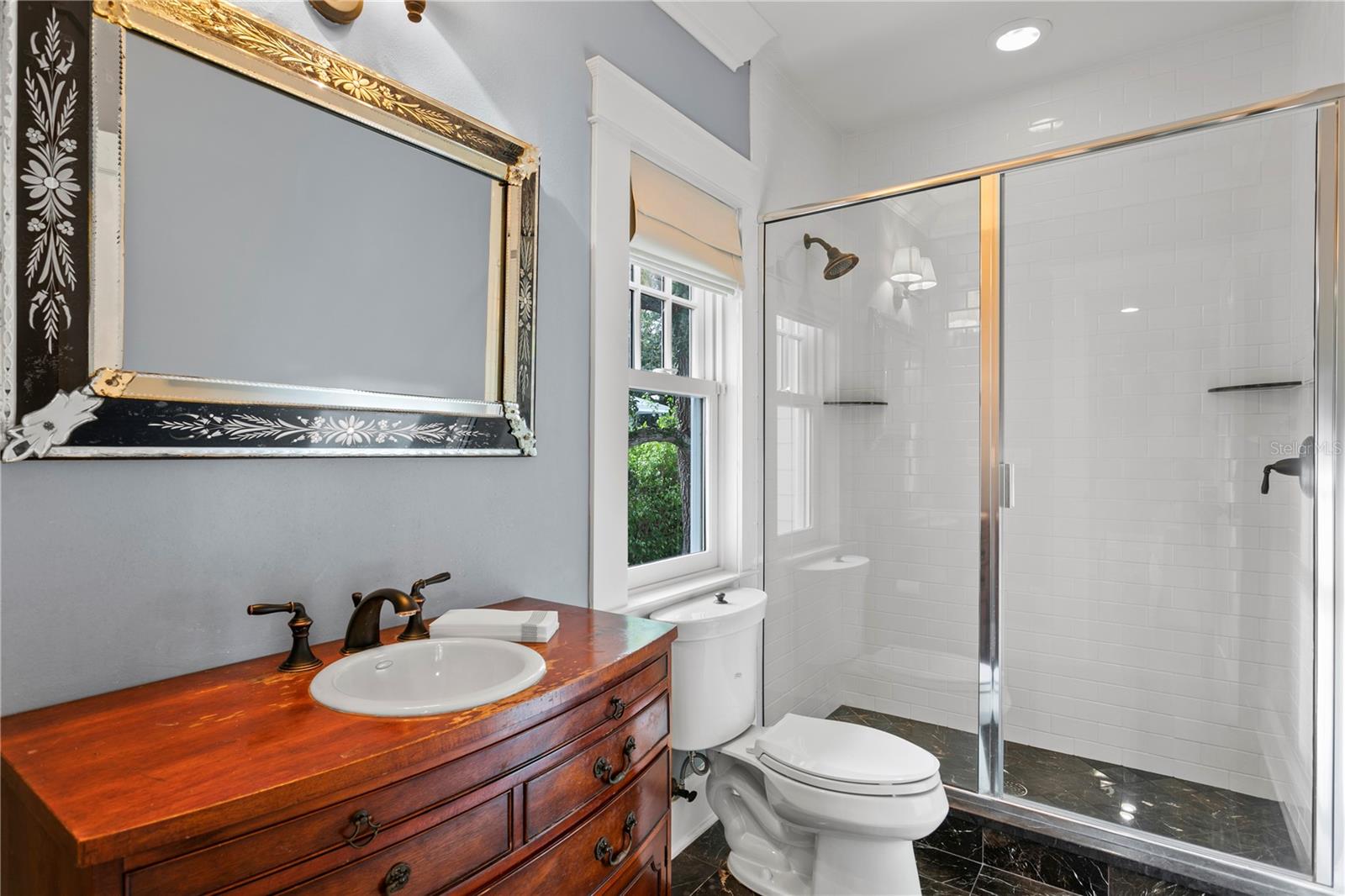 WEST NEW SUBURB BEAUTIFUL - Residential