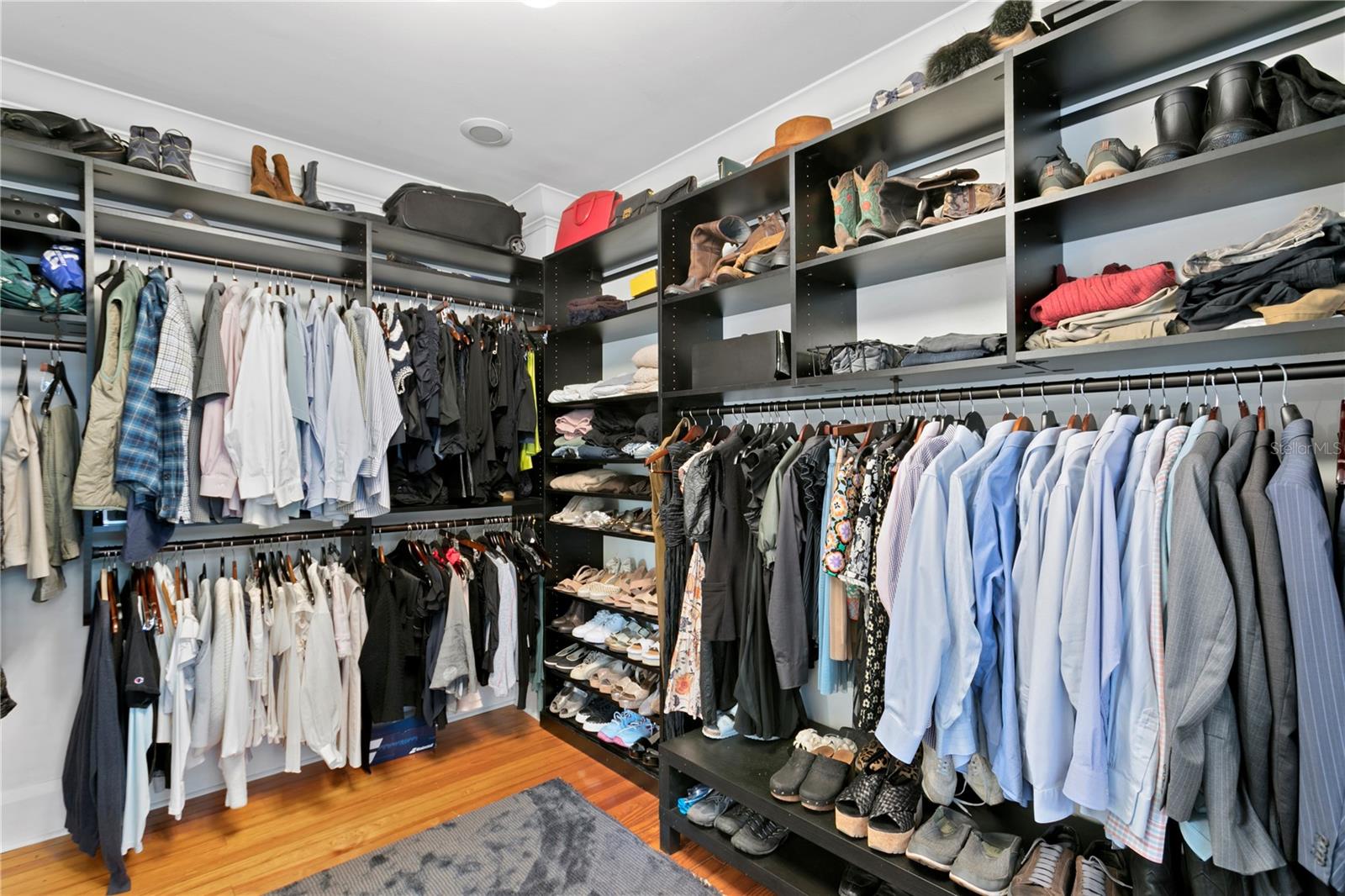 WEST NEW SUBURB BEAUTIFUL - Residential