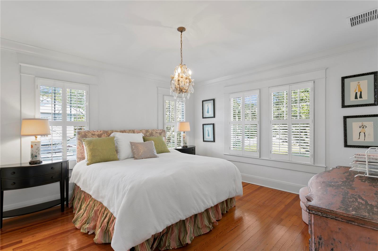 WEST NEW SUBURB BEAUTIFUL - Residential