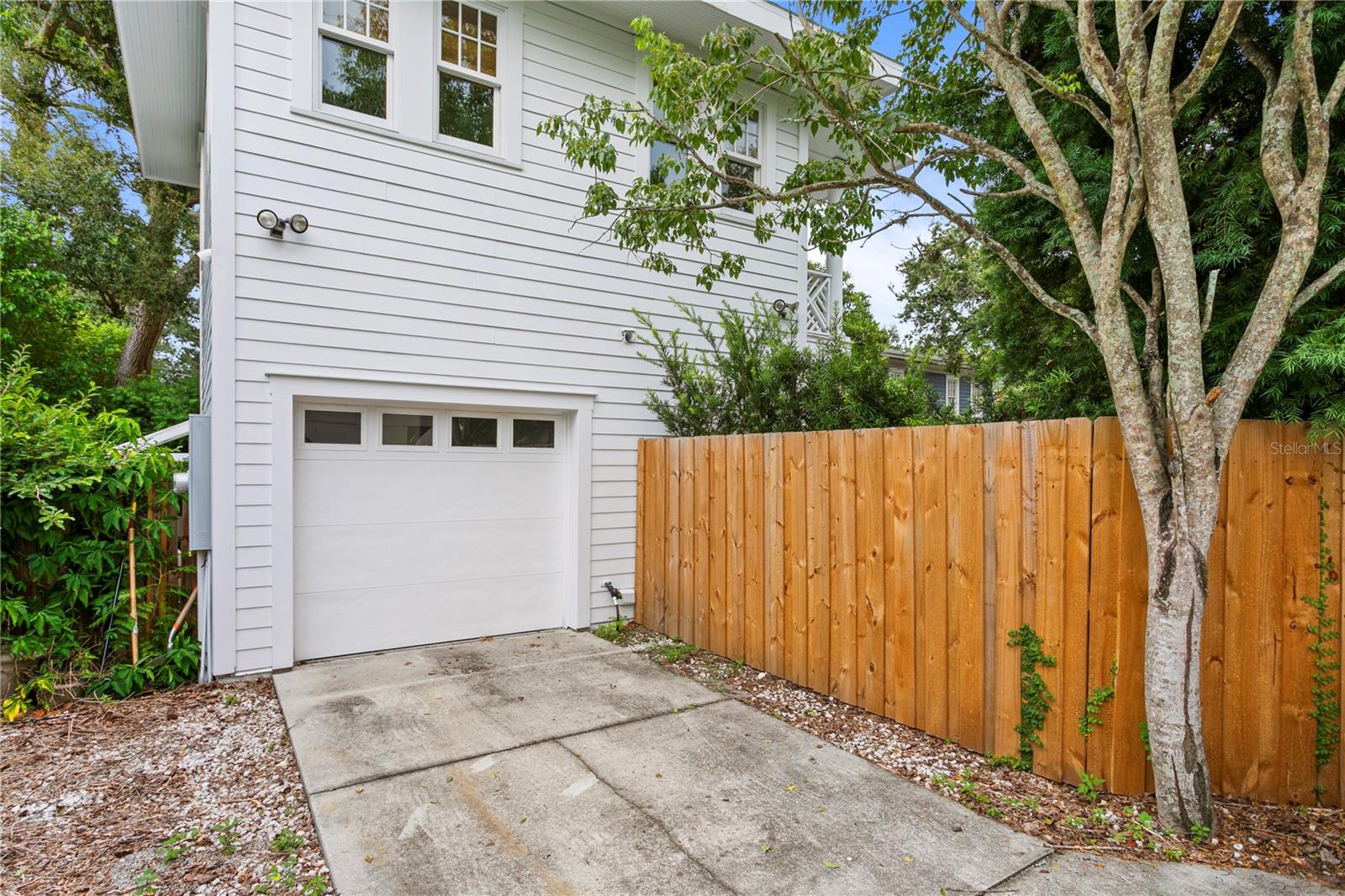 WEST NEW SUBURB BEAUTIFUL - Residential