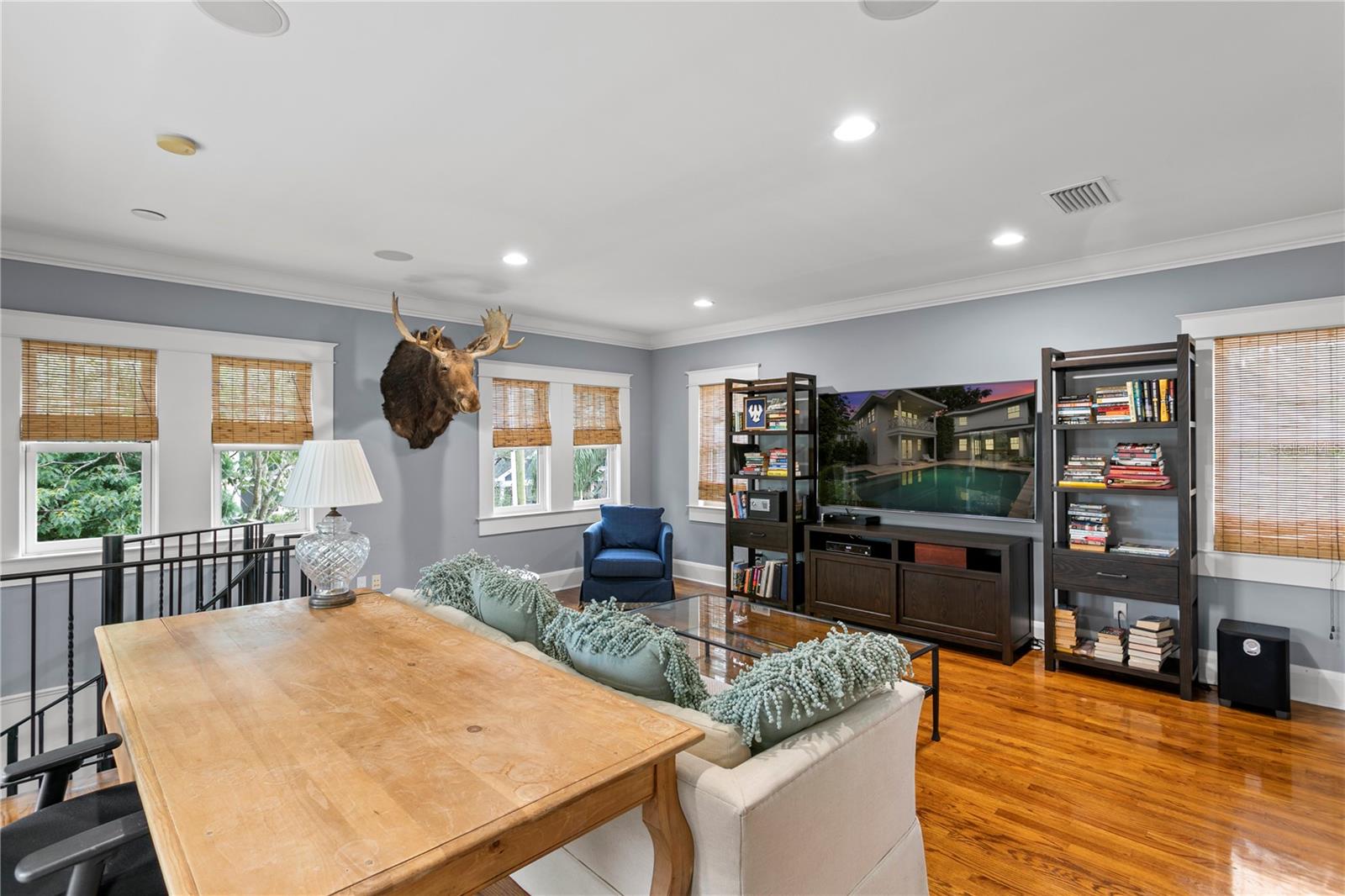 WEST NEW SUBURB BEAUTIFUL - Residential