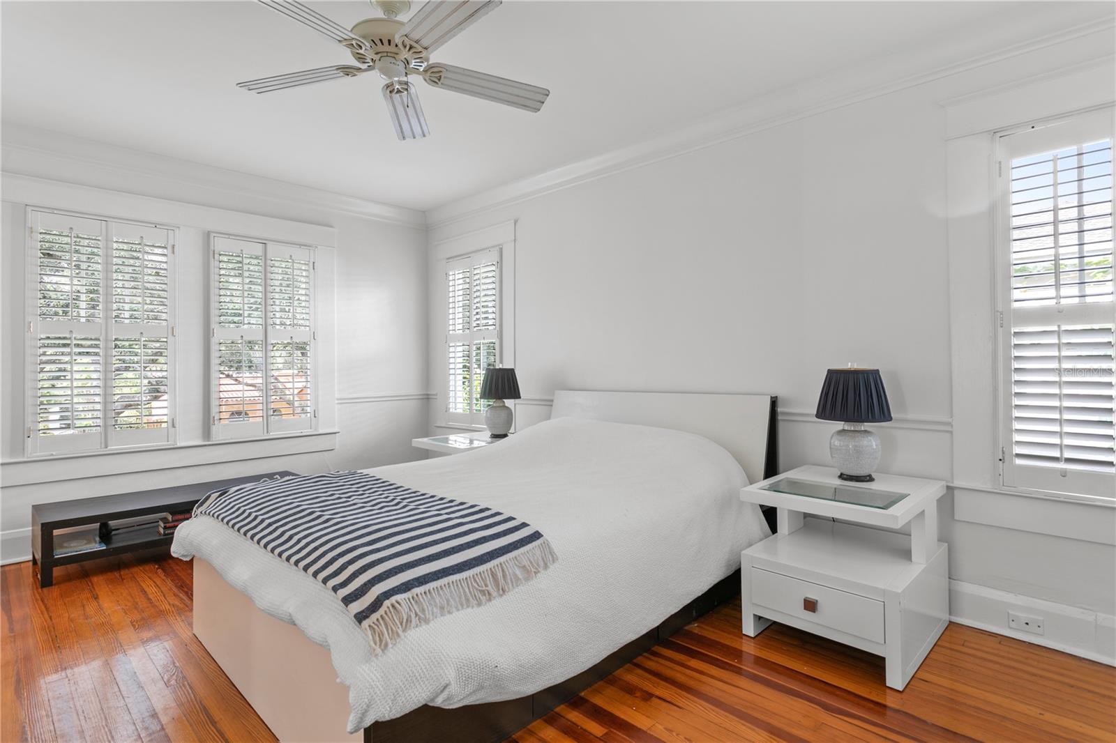 WEST NEW SUBURB BEAUTIFUL - Residential