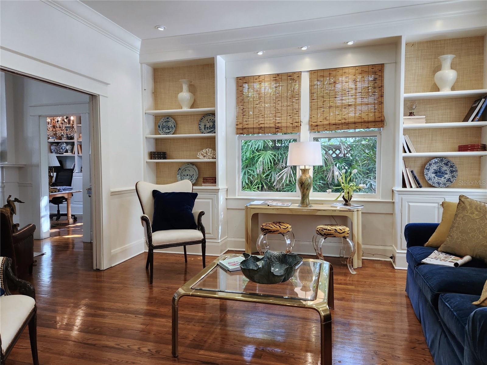 WEST NEW SUBURB BEAUTIFUL - Residential