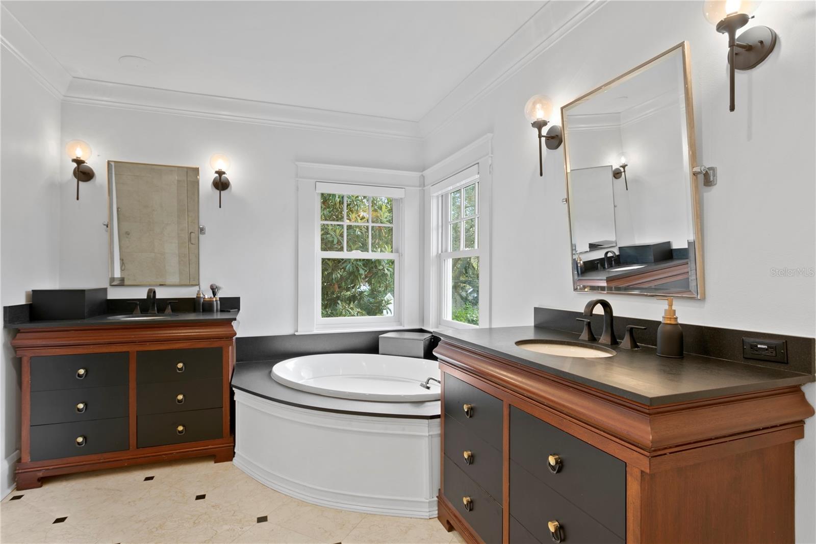 WEST NEW SUBURB BEAUTIFUL - Residential