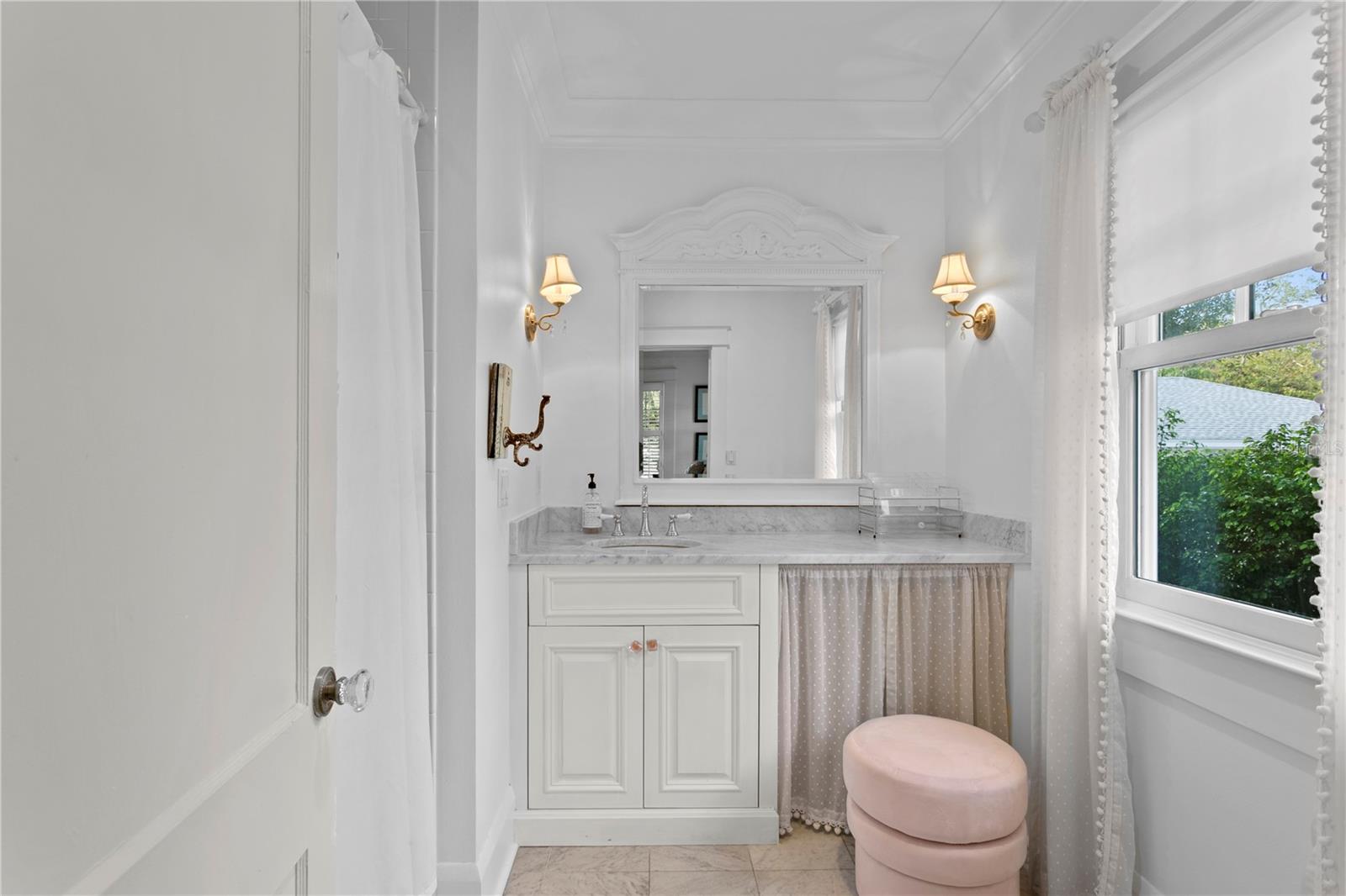 WEST NEW SUBURB BEAUTIFUL - Residential