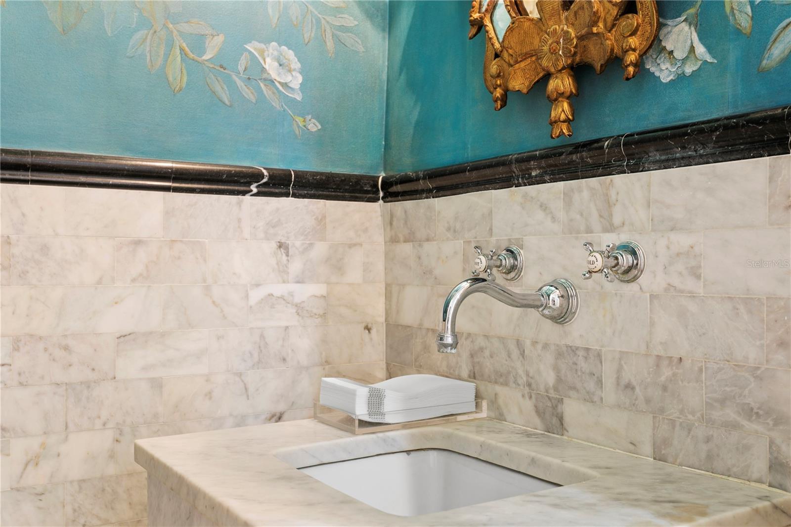 WEST NEW SUBURB BEAUTIFUL - Residential