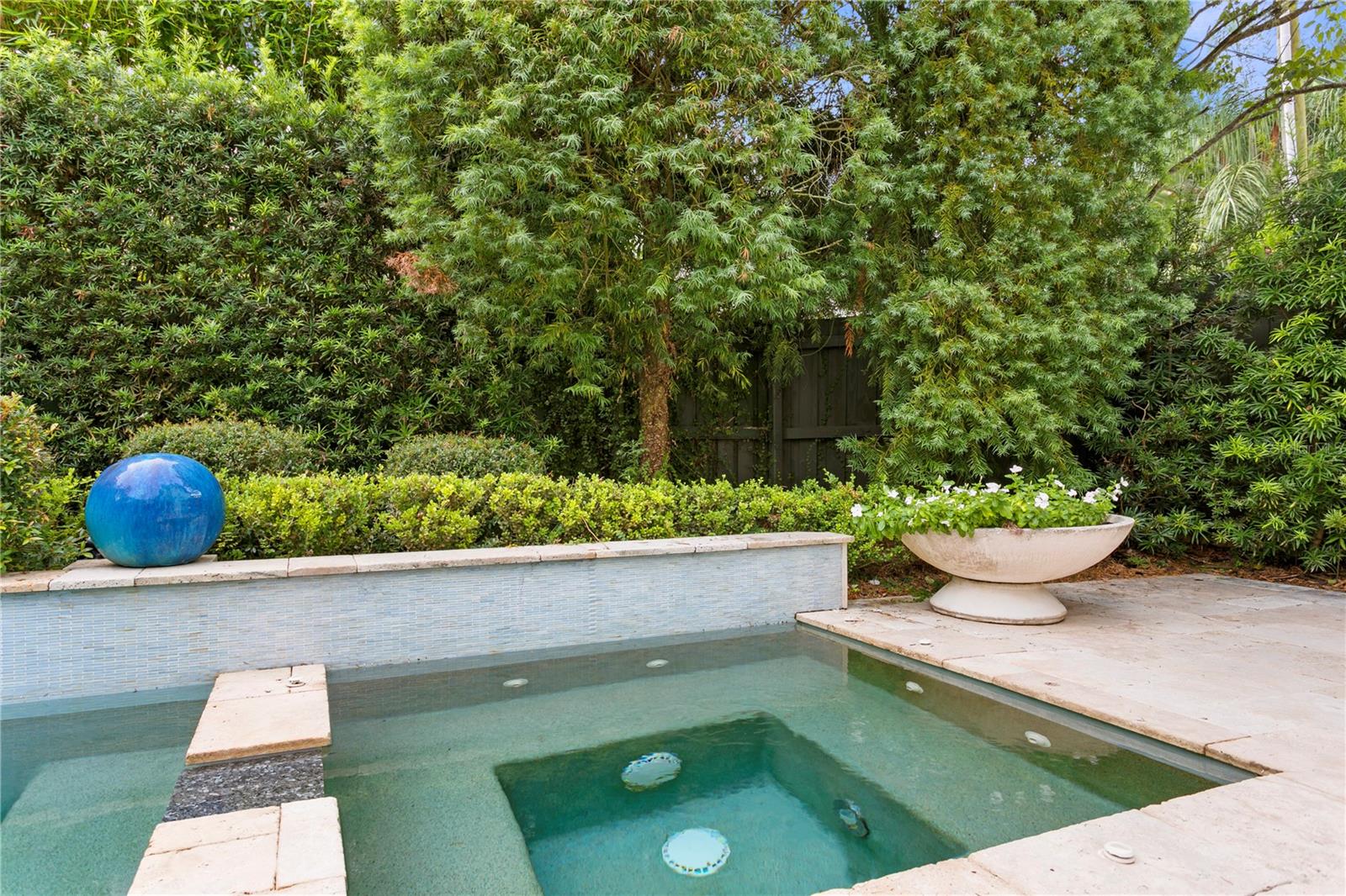 WEST NEW SUBURB BEAUTIFUL - Residential