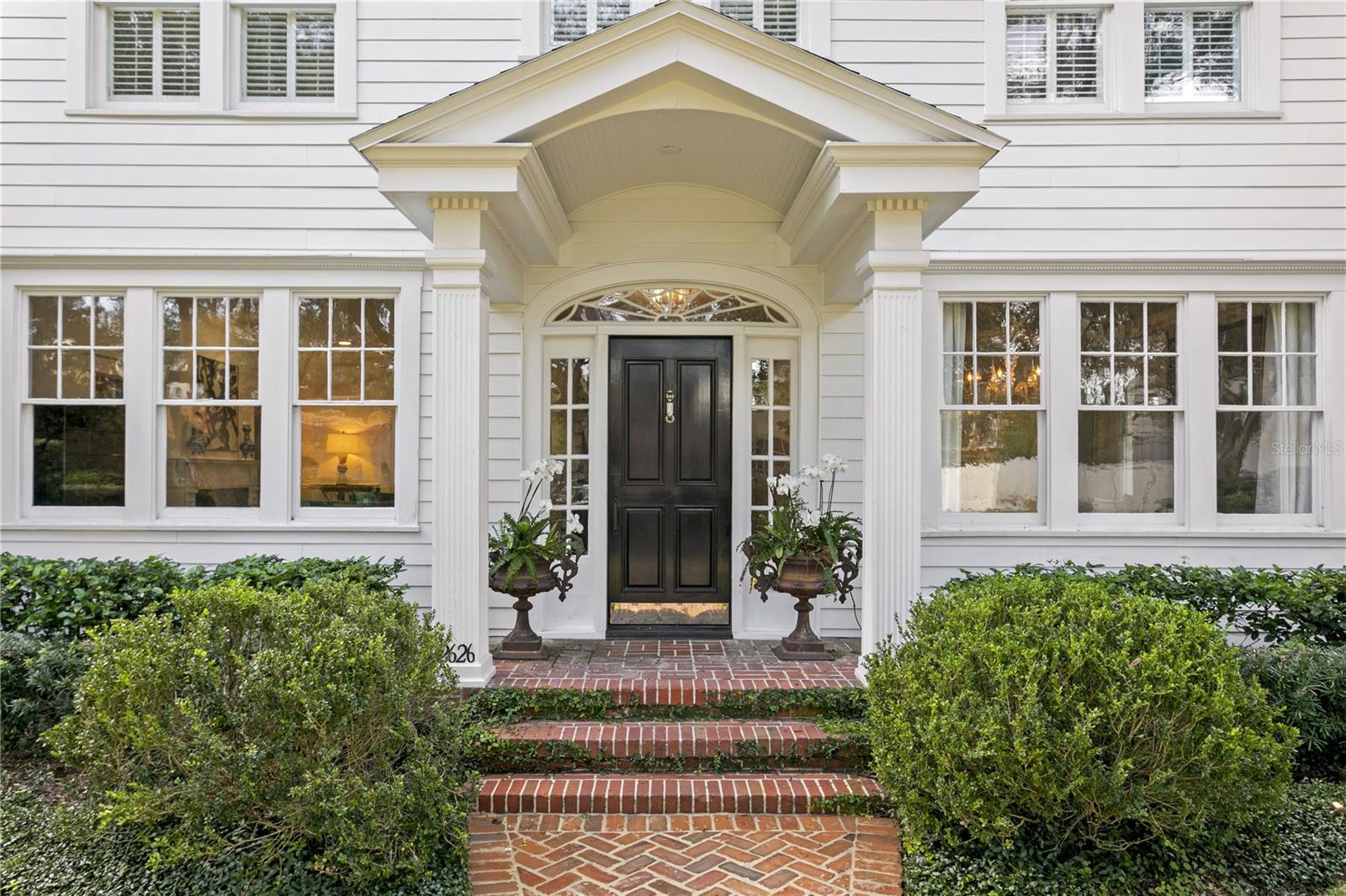 WEST NEW SUBURB BEAUTIFUL - Residential