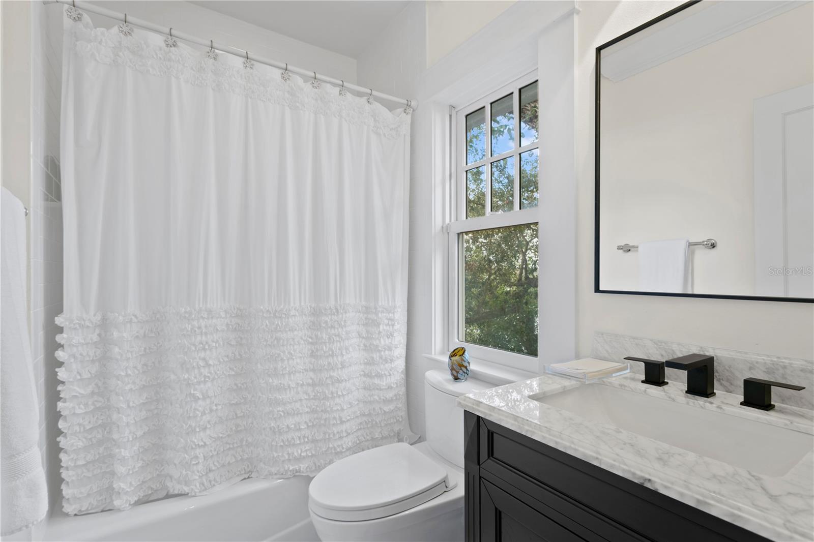 WEST NEW SUBURB BEAUTIFUL - Residential